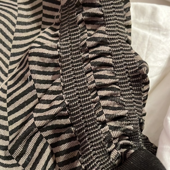 Lululemon yoga pants - Picture 3 of 3